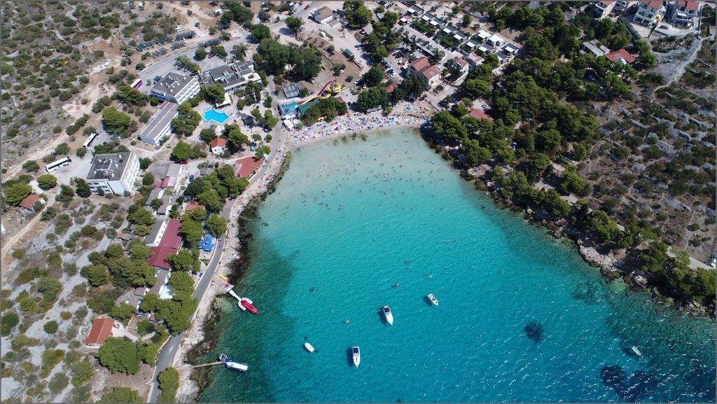 Plaža Slanica na otoku Murteru snimana dronom