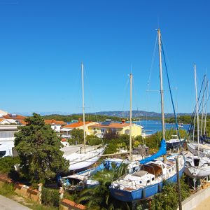 Family apartment with sea view A4+1 Podvrške Irena