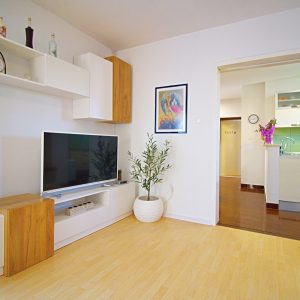 Grande appartamento familiare vicino alla spiaggia Slanica a Murter A 6+2